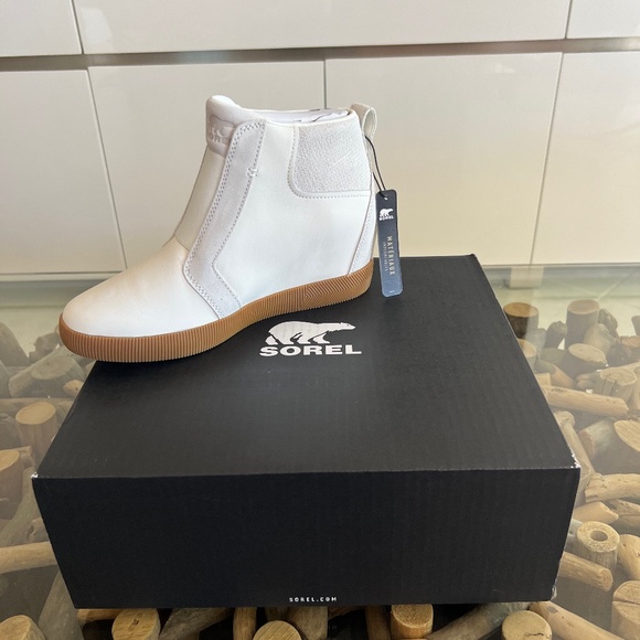 SOREL Hi-Out N About Pull On Waterproof Leather Wedge Booties